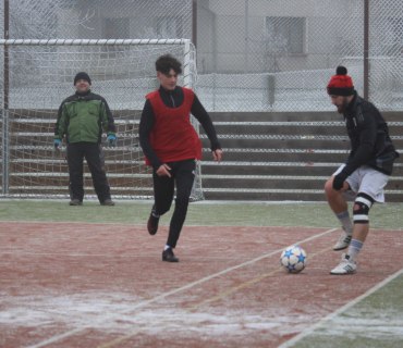 Silvestrovský fotbálek ve Vinarech - 31.12.2024