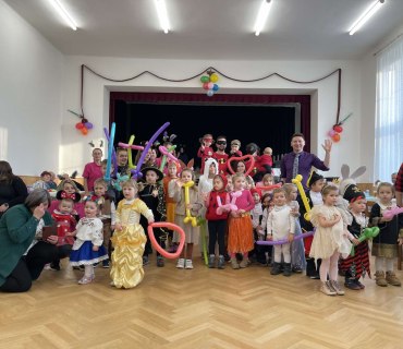 Dětský karneval plný kouzel a zábavy